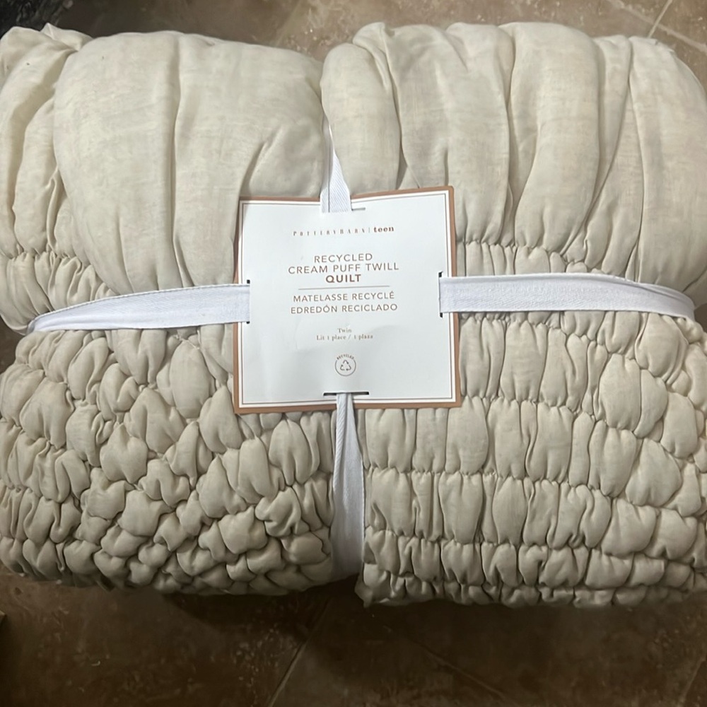 Pottery Barn teen Cream Puff Microfiber Quilt- twin-- Oat